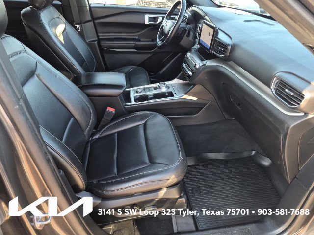 Used 2020 Ford Explorer XLT w/ Equipment Group 202A AWD/4WD image 11