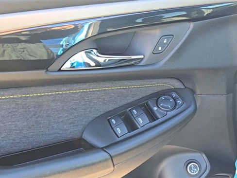 Used 2025 Chevrolet TrailBlazer ACTIV w/ Convenience Package image 11