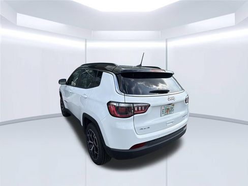 Used 2026 Jeep Compass Limited AWD/4WD image 4