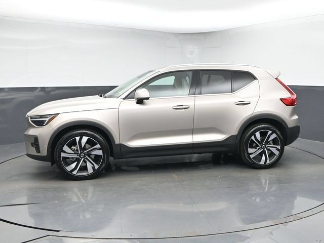 Used 2024 Volvo XC40 B5 Ultimate AWD/4WD image 4