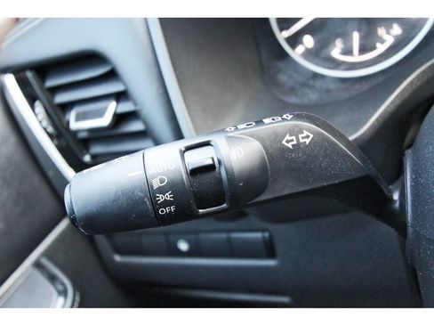 Used 2021 Nissan Rogue SL w/ Premium Package FWD image 17