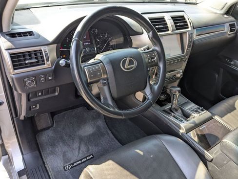 Used 2016 Lexus GX 460 w/ Navigation Package image 10