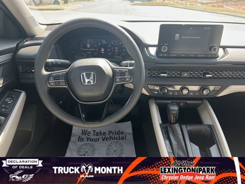 Used 2025 Honda Accord SE image 16