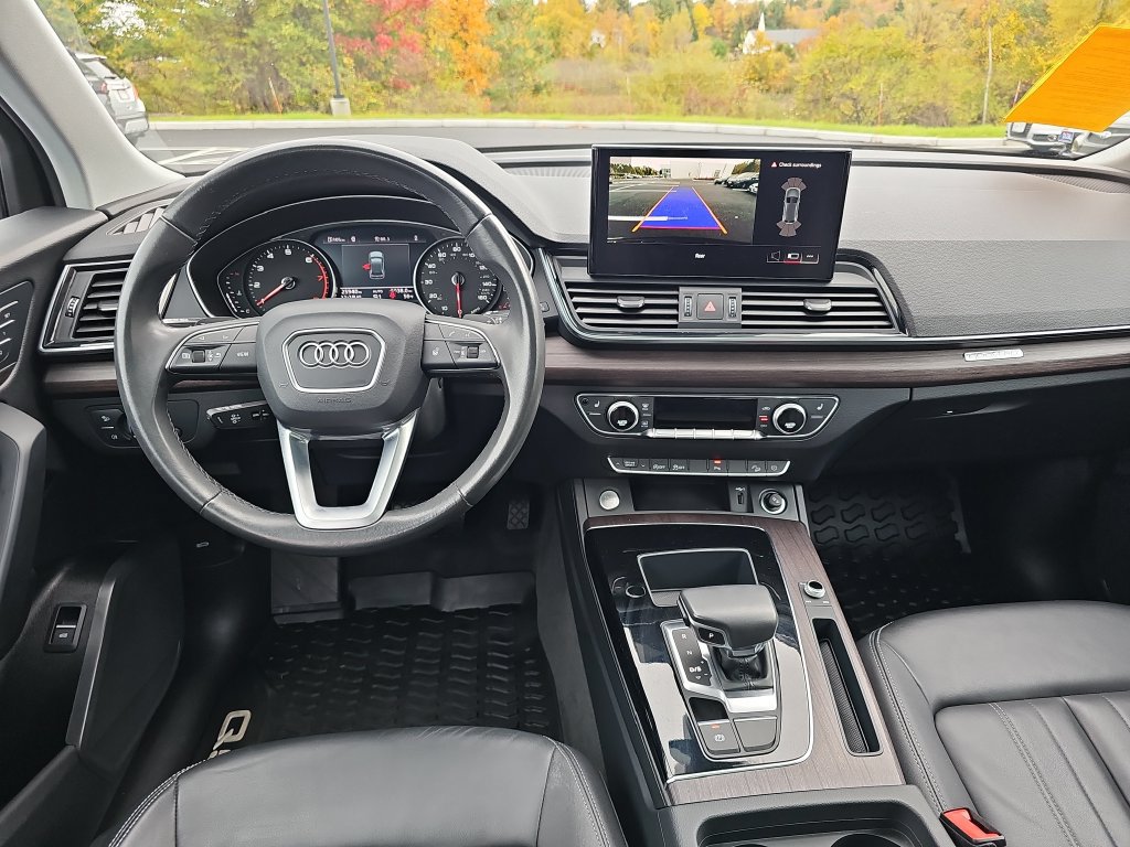 Used 2023 Audi Q5 2.0T Premium w/ Convenience Package AWD/4WD image 12