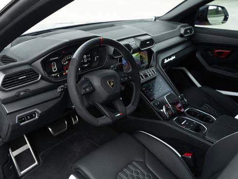 Used 2024 Lamborghini Urus Performante image 5