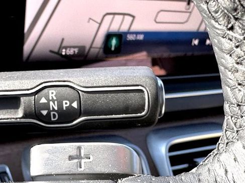 Used 2025 Mercedes-Benz GLS 450 4MATIC image 15