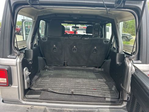 Used 2018 Jeep Wrangler Unlimited Sport AWD/4WD image 26