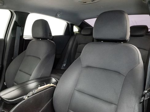 Used 2017 Chevrolet Malibu LT FWD image 11