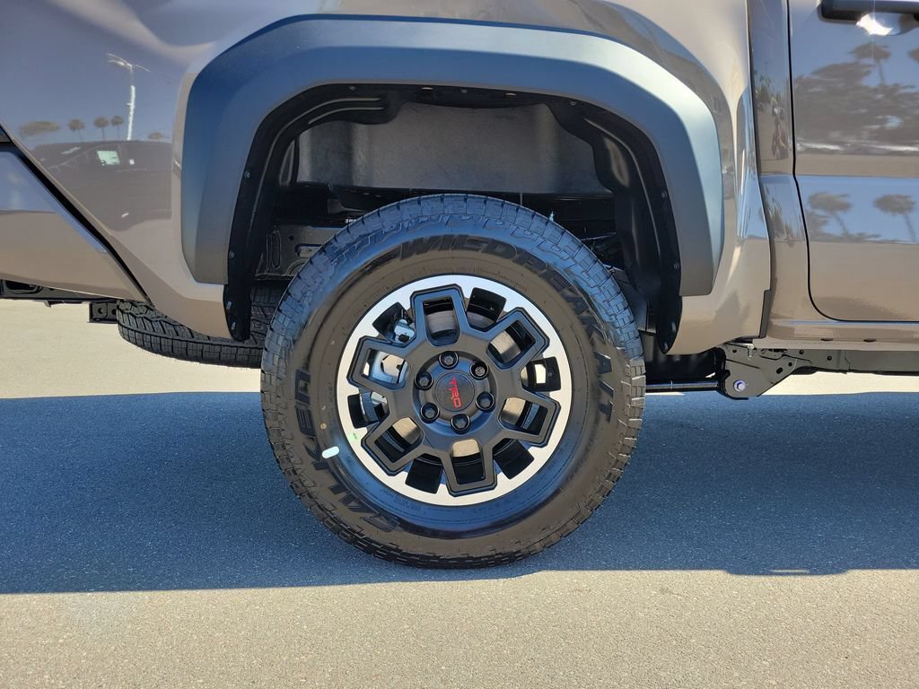 New 2026 Toyota Tacoma TRD Off-Road w/ TRD Off Road Upgrade Package AWD/4WD image 5