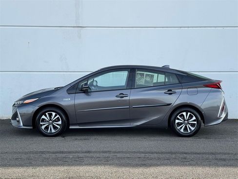 Certified 2017 Toyota Prius Prime Advanced image 4