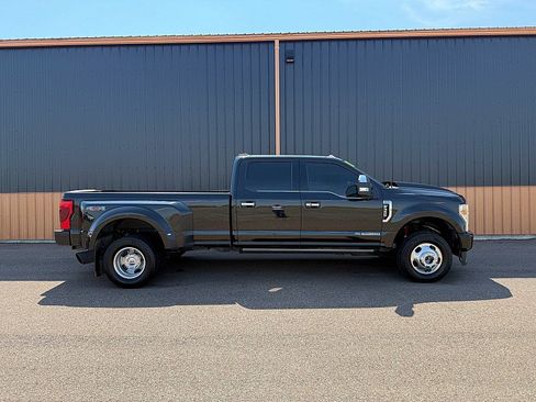 Used 2022 Ford F350 Platinum AWD/4WD image 3
