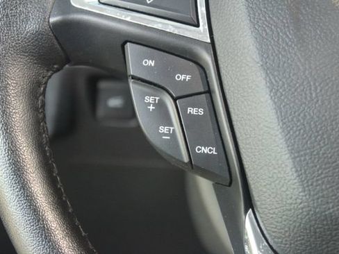 Used 2018 Ford Fusion SE w/ Fusion SE Technology Package FWD image 17