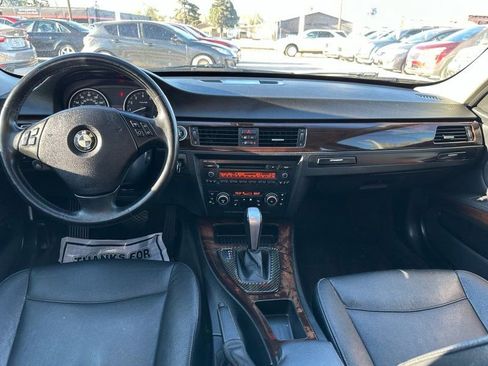 Used 2011 BMW 335i xDrive Sedan AWD/4WD image 17
