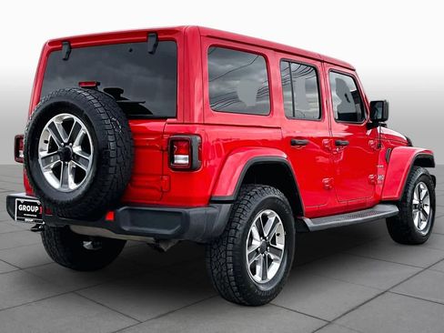 Used 2018 Jeep Wrangler Unlimited Sahara image 12