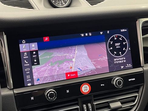 Used 2025 Porsche Macan image 20