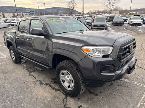 Used 2022 Toyota Tacoma TRD Off-Road image 6