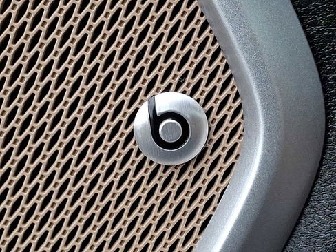 Used 2019 Jeep Renegade Latitude w/ UConnect 8.4 Nav Group image 26