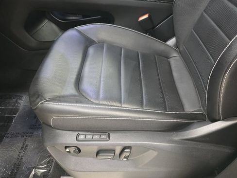 Used 2025 Volkswagen Atlas SEL AWD/4WD image 13