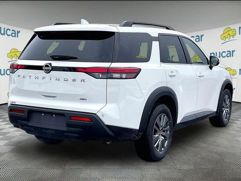 Used 2025 Nissan Pathfinder SV image 6