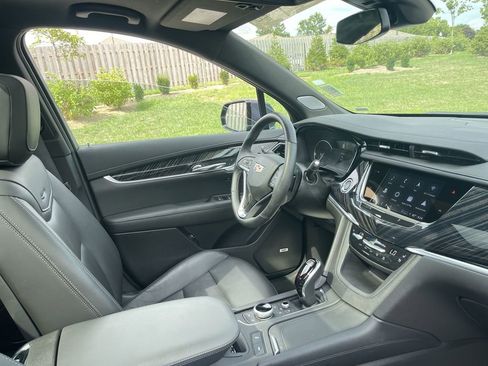 Certified 2025 Cadillac XT6 Premium Luxury image 44