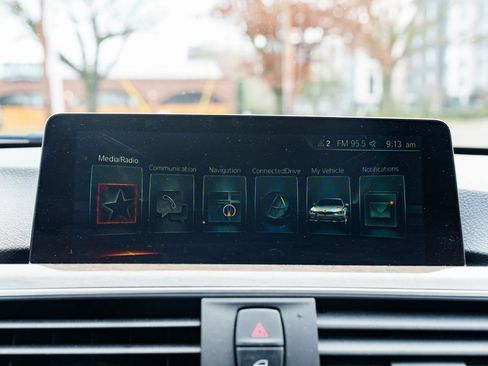 Used 2017 BMW 340i xDrive Sedan image 12