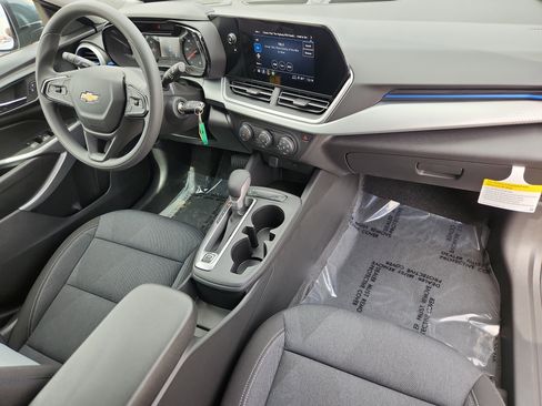 New 2026 Chevrolet Trax LS w/ LS Convenience Package FWD image 12