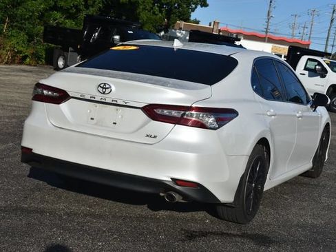 Used 2020 Toyota Camry XLE FWD image 3