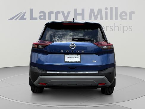 Used 2021 Nissan Rogue SV w/ Premium Package FWD image 4