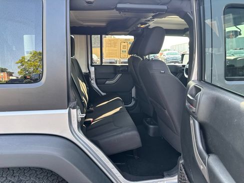 Used 2018 Jeep Wrangler Unlimited Sport S AWD/4WD image 31