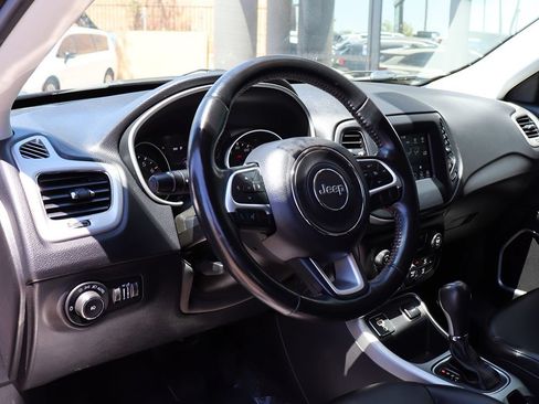 Used 2020 Jeep Compass Latitude FWD image 39