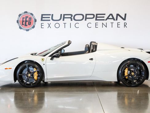Used 2013 Ferrari 458 Spider RWD image 8