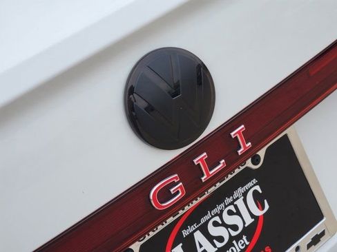 Used 2025 Volkswagen Jetta GLI Autobahn image 9