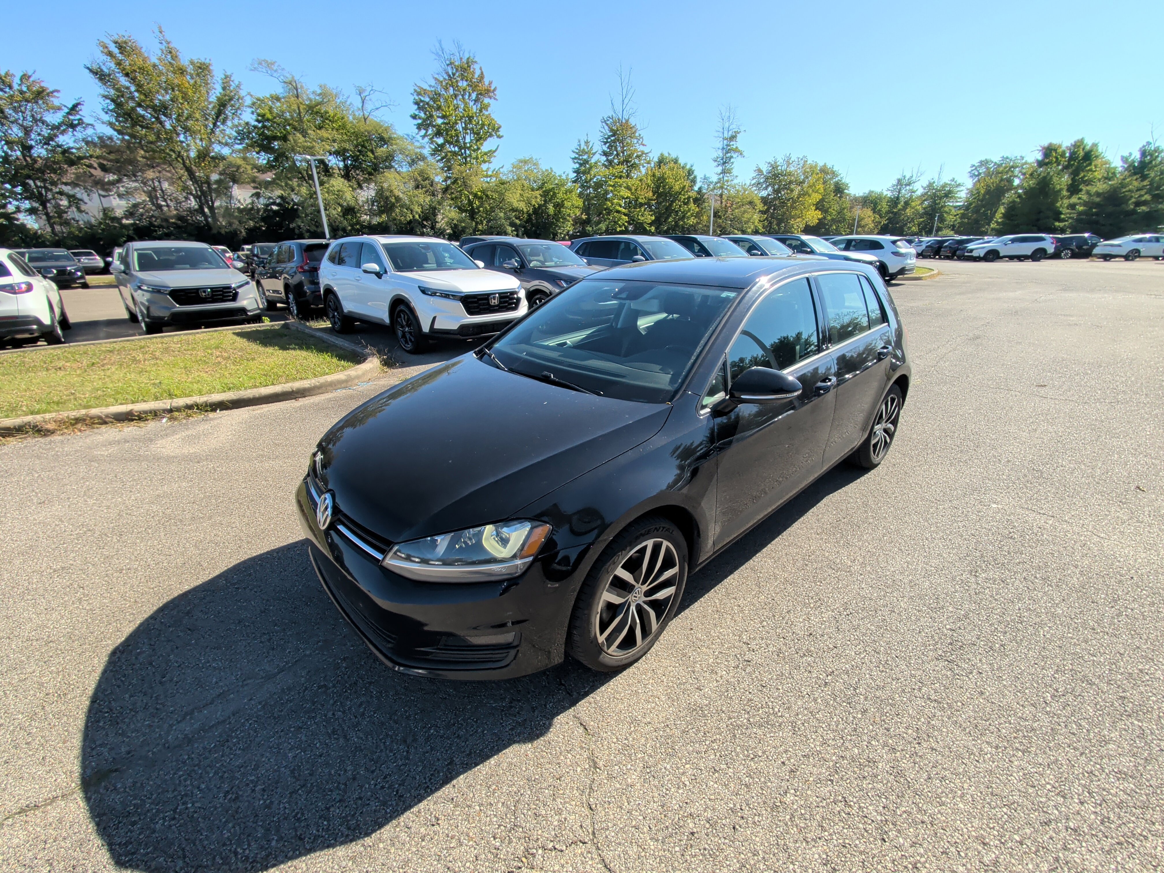 Used 2016 Volkswagen Golf S FWD image 6