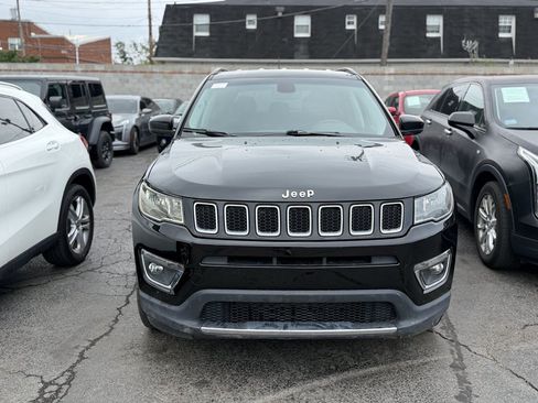 Used 2021 Jeep Compass Latitude w/ Convenience Group AWD/4WD image 2