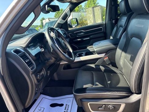 Used 2019 RAM 1500 Laramie AWD/4WD image 8