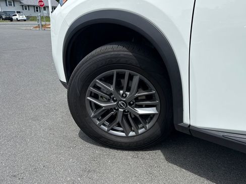 Used 2024 Nissan Rogue S AWD/4WD image 27