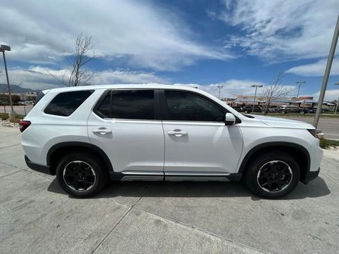 Used 2025 Honda Pilot EX-L image 5