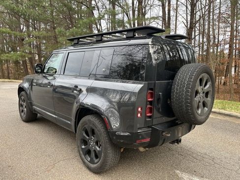 Certified 2023 Land Rover Defender 110 X-Dynamic SE image 7