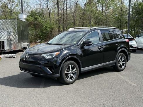 Used 2018 Toyota RAV4 XLE w/ Plus Extra Value Package image 5