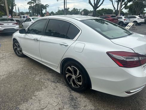 Used 2017 Honda Accord LX image 5