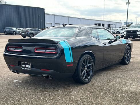 Used 2022 Dodge Challenger GT w/ Blacktop Package image 8