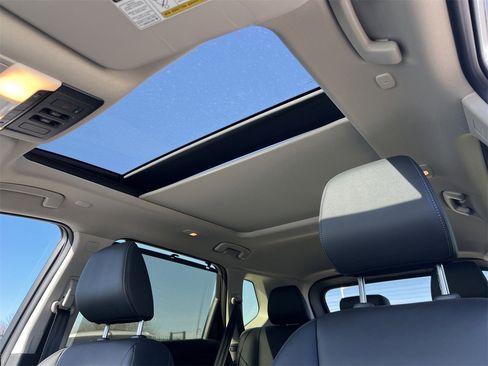 Certified 2025 Nissan Rogue SL w/ Tech Package image 12