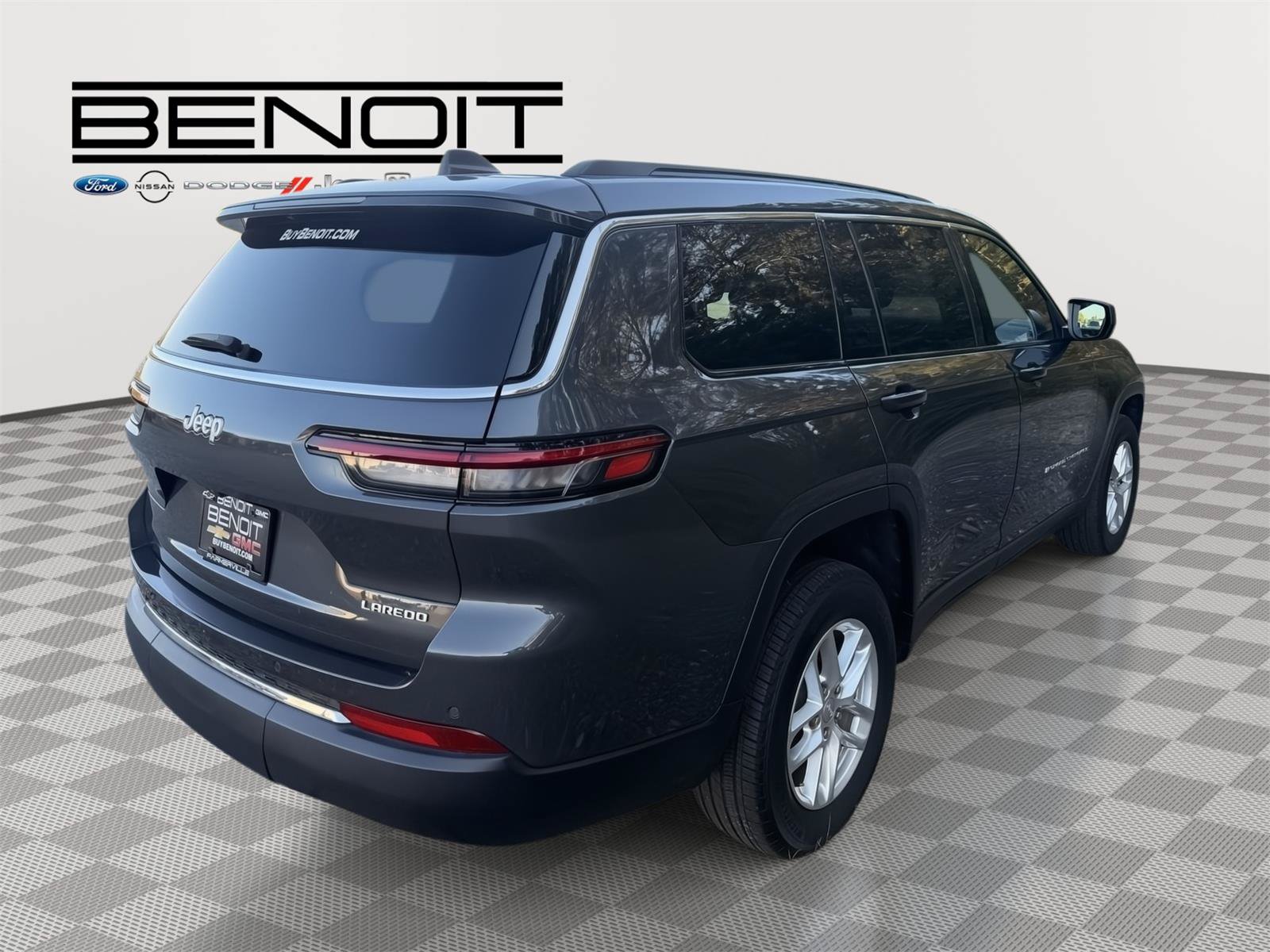 Used 2025 Jeep Grand Cherokee L Laredo w/ Luxury Tech Group I RWD image 5