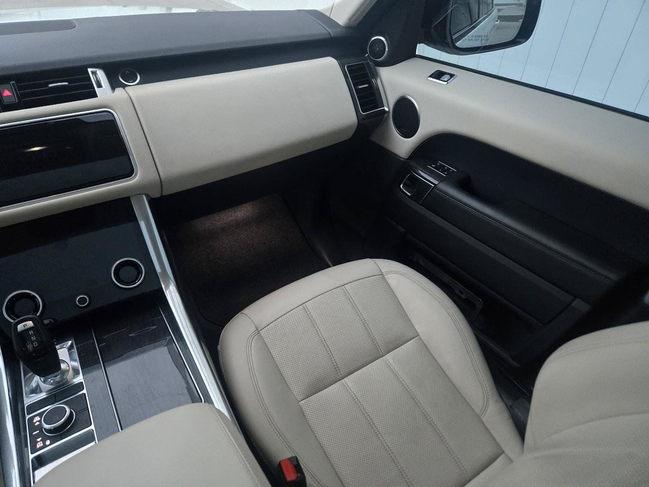 Used 2019 Land Rover Range Rover Sport HSE AWD/4WD image 16