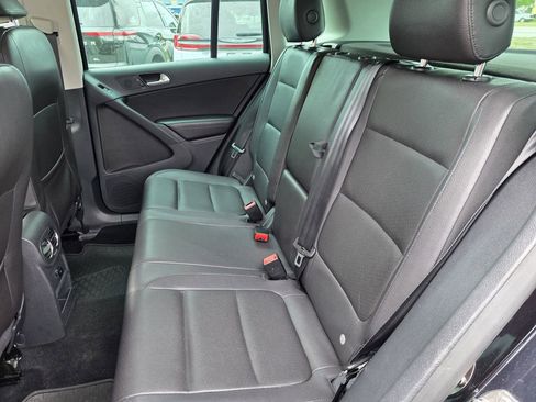 Used 2014 Volkswagen Tiguan SE FWD image 15