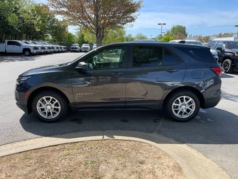 Used 2022 Chevrolet Equinox LS w/ LS Convenience Package FWD image 4