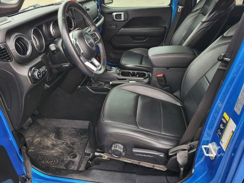 Used 2020 Jeep Gladiator Overland image 10