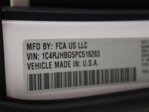 Used 2023 Jeep Grand Cherokee Limited w/ Black Appearance Package image 47