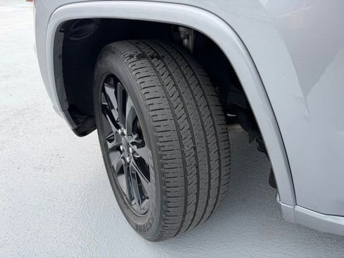 Used 2021 Jeep Grand Cherokee Laredo X image 22