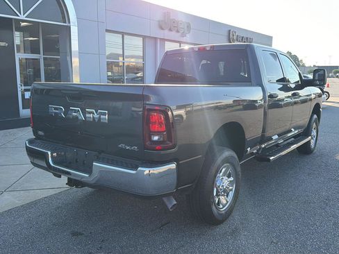 Used 2026 RAM 2500 Tradesman w/ Chrome Appearance Group AWD/4WD image 11